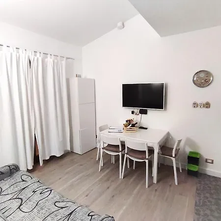 Casa Rama Wifi E Doccia Esterna Holiday home *